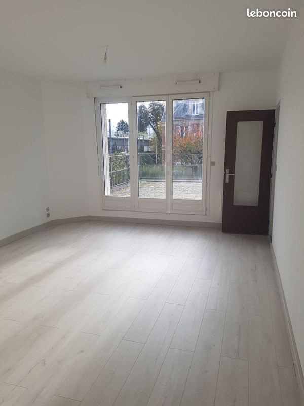 Appartement à louer, 96m², Warcq