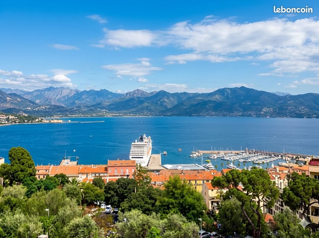 Appartement à louer, 90m², Ajaccio