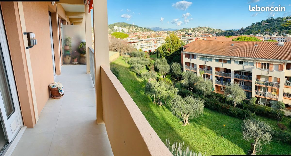 Appartement à louer, 80m², Vallauris