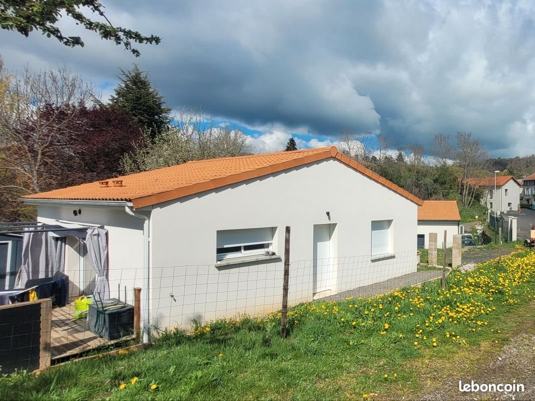Maison à vendre, 70m², Saint-Genès-Champanelle