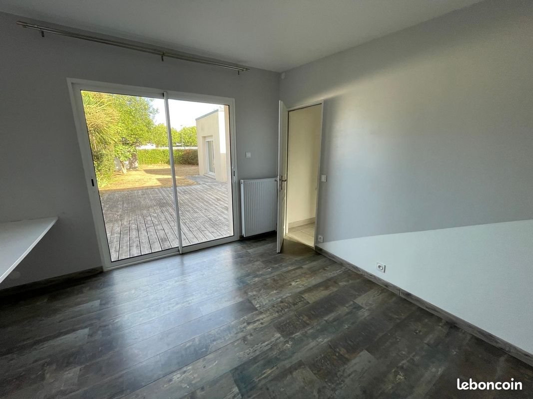 Maison à louer, 160m², Theix