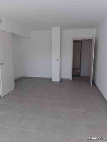 Appartement à louer, 41m², Marignane