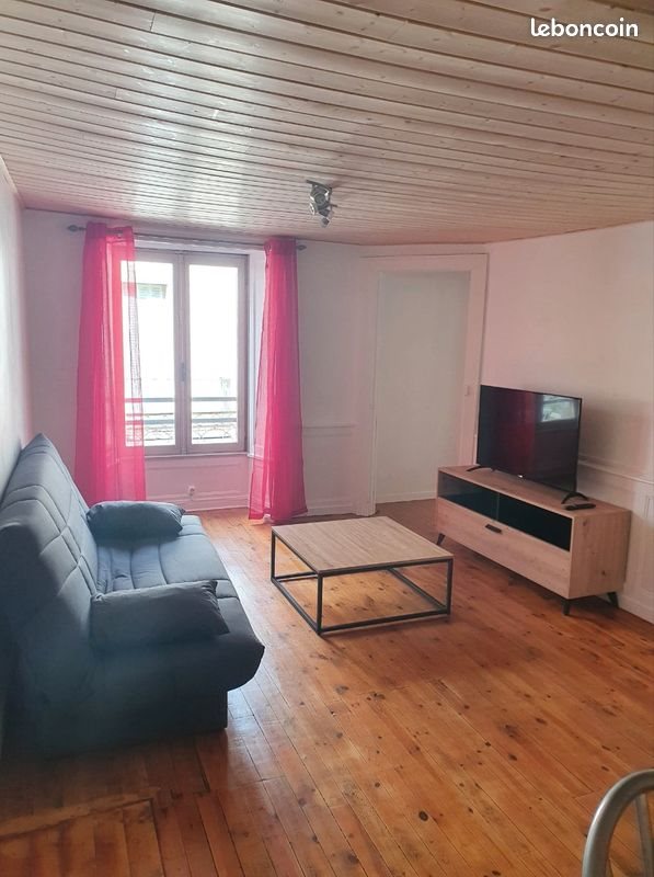 Appartement à louer, 43m², Vic-sur-Cère