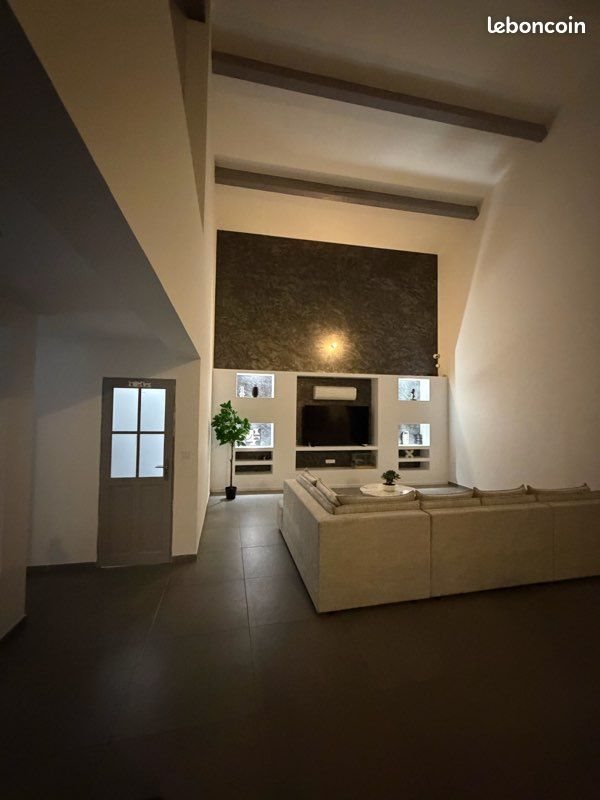 Maison à louer, 240m², Le Pontet