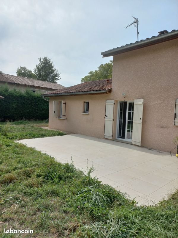 Maison à louer, 122m², Neuville-les-Dames