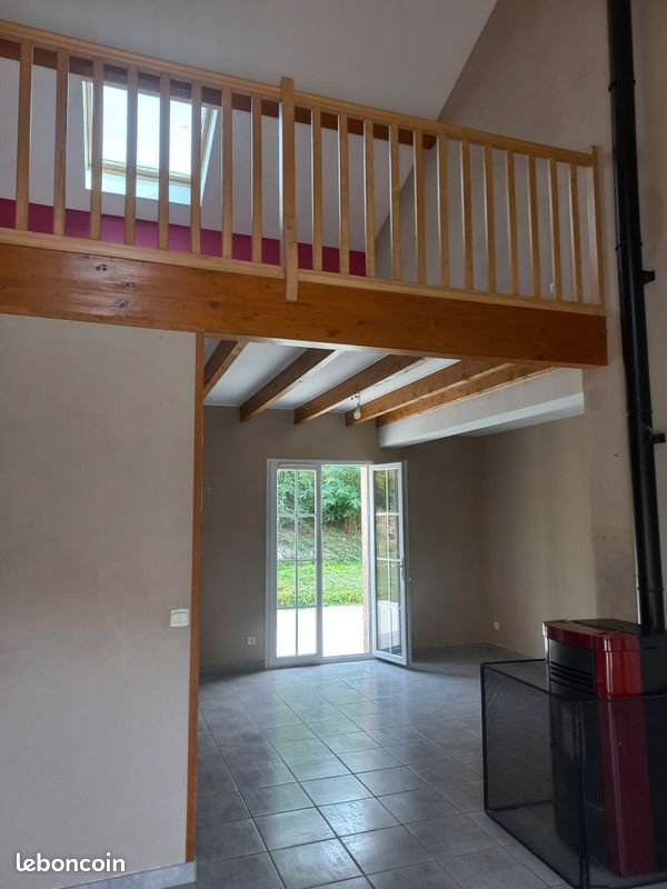 Maison à louer, 122m², Neuville-les-Dames