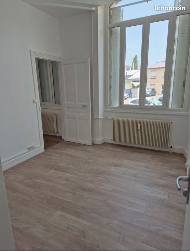 Appartement à louer, 43m², Moulins