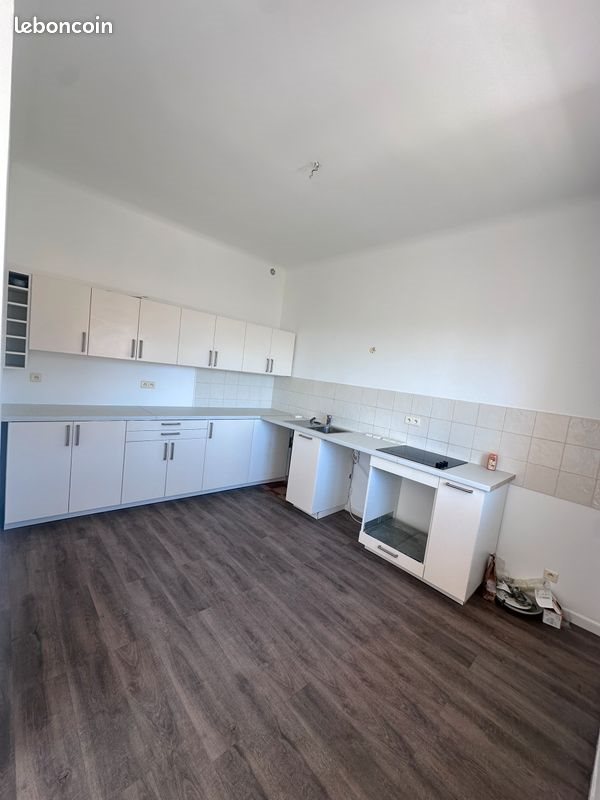 Appartement à louer, 57m², Cassis