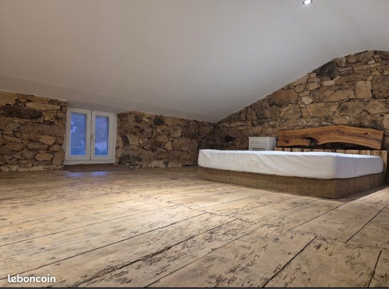 Appartement à louer, 75m², Peri