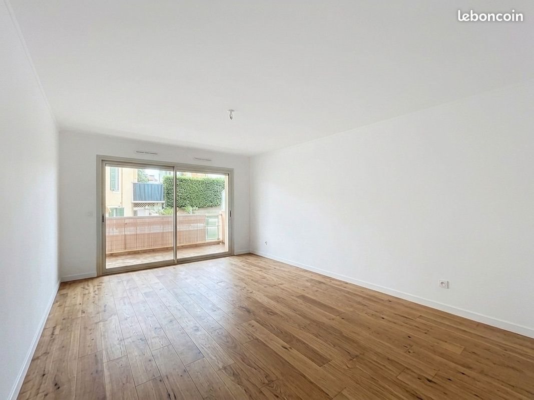 Appartement à louer, 56m², Menton