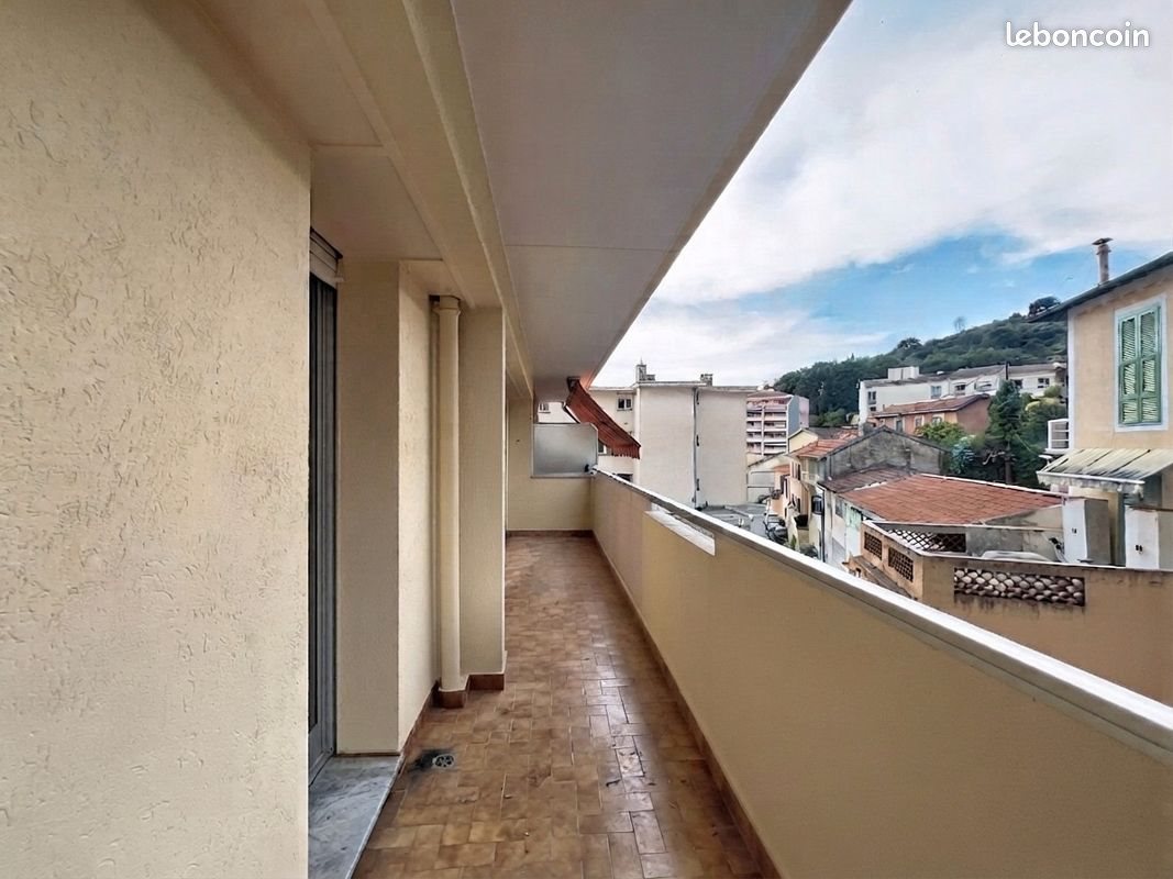 Appartement à louer, 56m², Menton