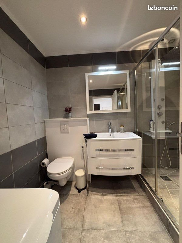 Appartement à louer, 47m², Antibes