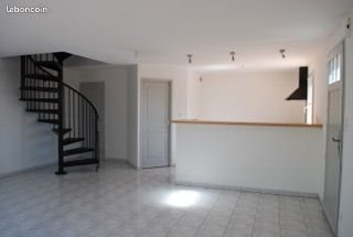 Maison à louer, 90m², Nieuil-l'Espoir