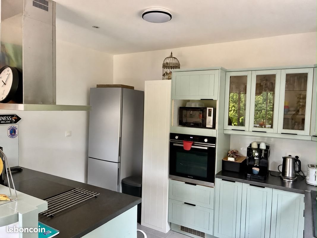 Maison à louer, 220m², Grézillac