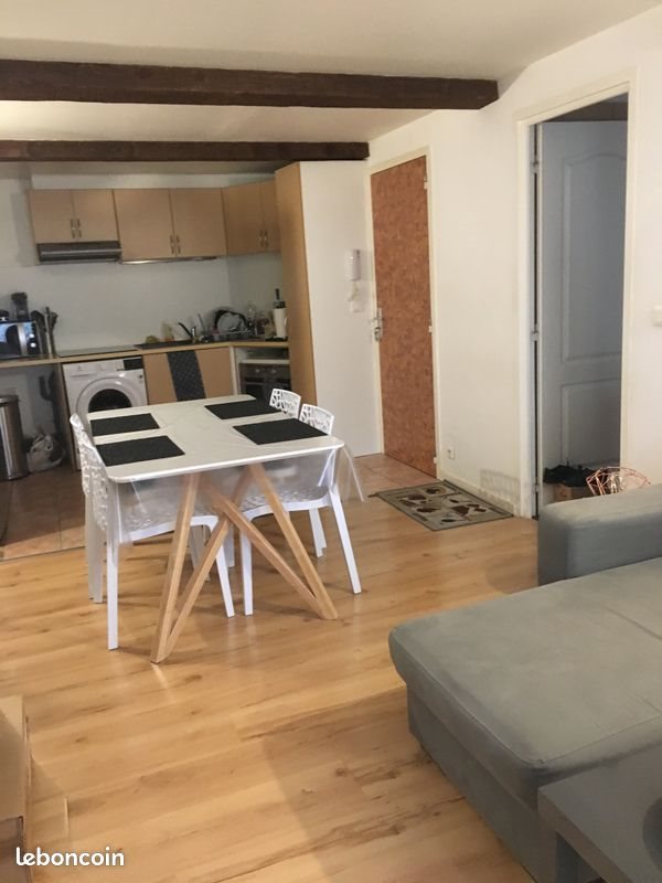Appartement à louer, 52m², Trets