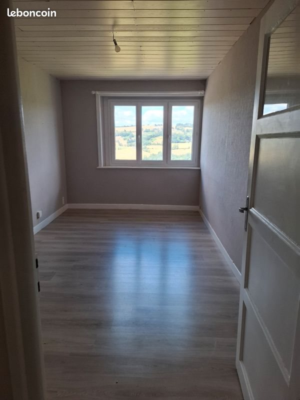 Appartement à louer, 61m², Saint-Cernin