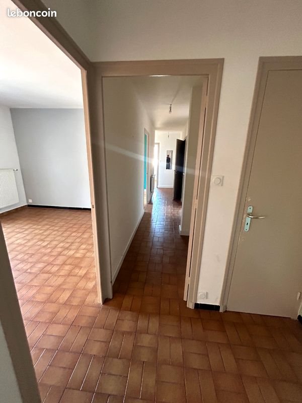 Appartement à louer, 84m², Yenne