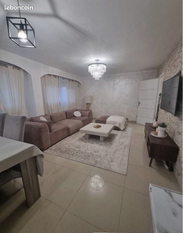 Appartement à louer, 78m², Vénissieux