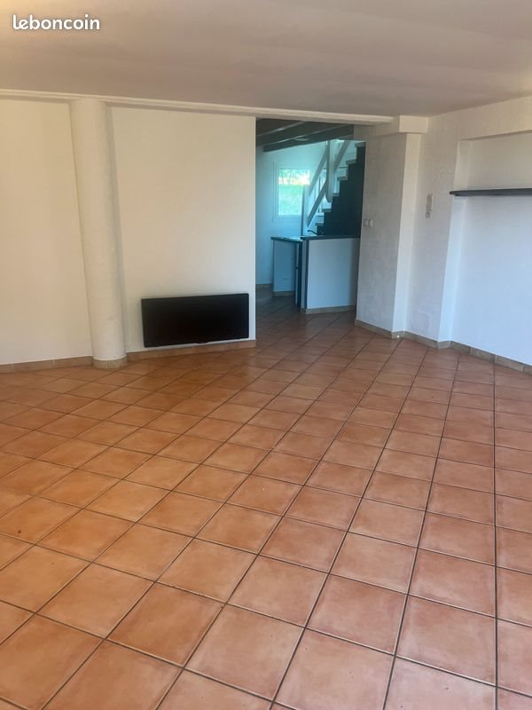 Appartement à louer, 72m², Cuxac-Cabardès