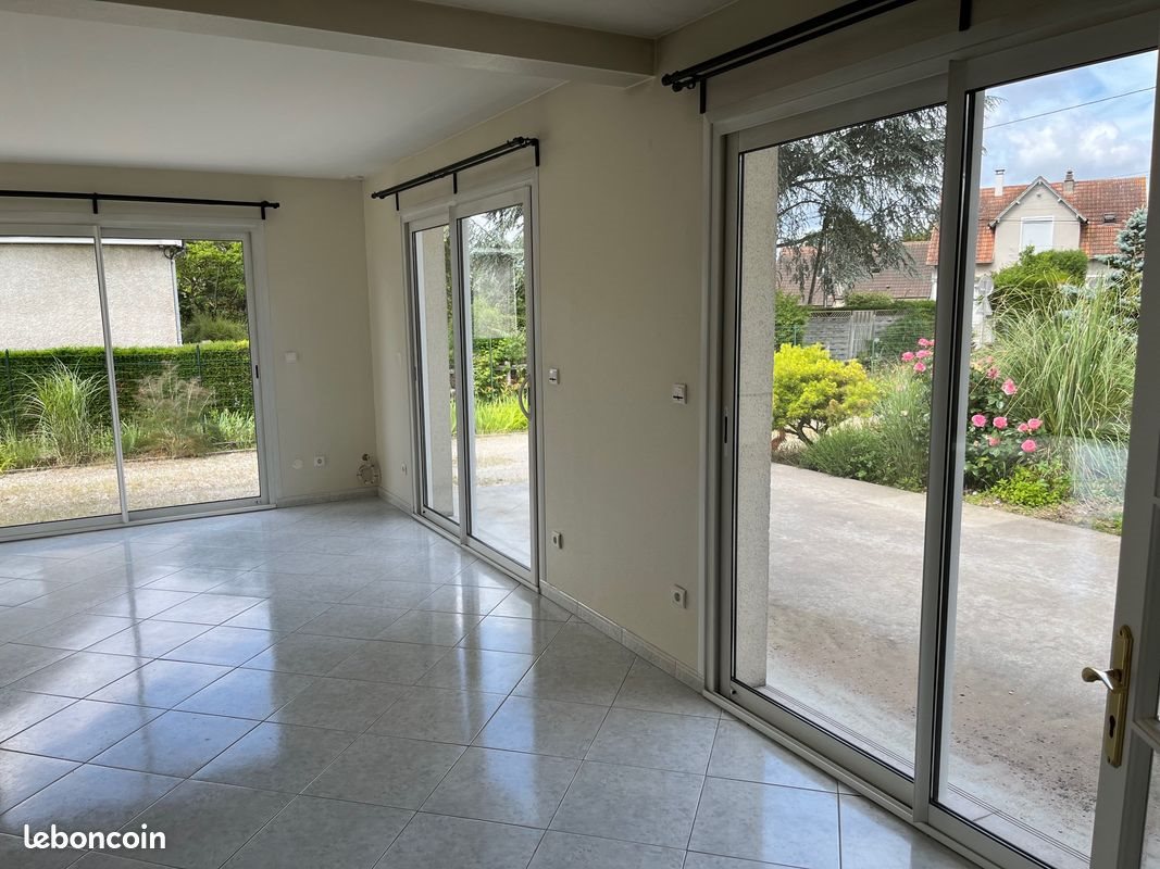 Maison à louer, 210m², Villemandeur