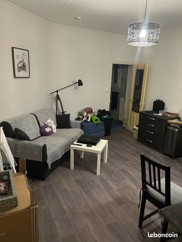 Appartement à louer, 70m², Génelard