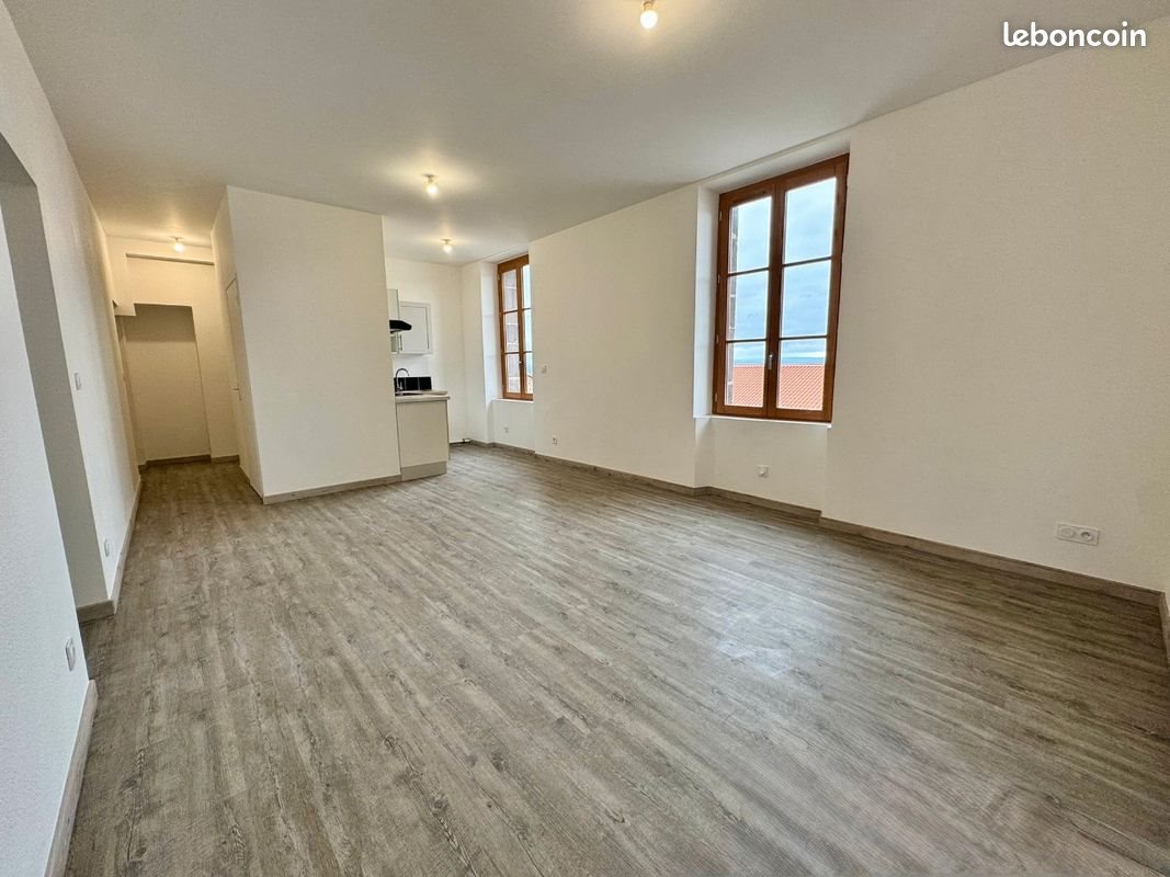 Appartement à louer, 65m², Pradelles