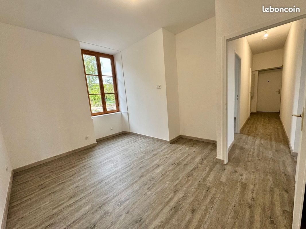 Appartement à louer, 65m², Pradelles