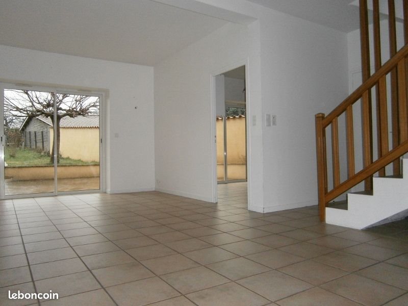 Maison à louer, 120m², Charly