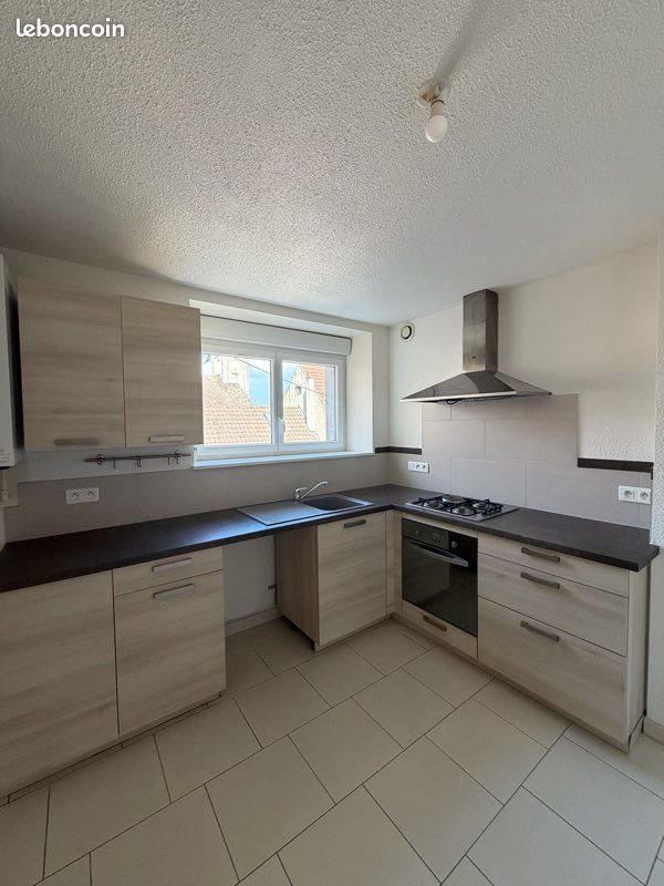 Appartement à louer, 55m², Tavaux