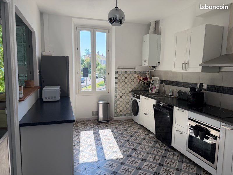 Appartement à louer, 76m², Saint-Cyr-sur-Mer