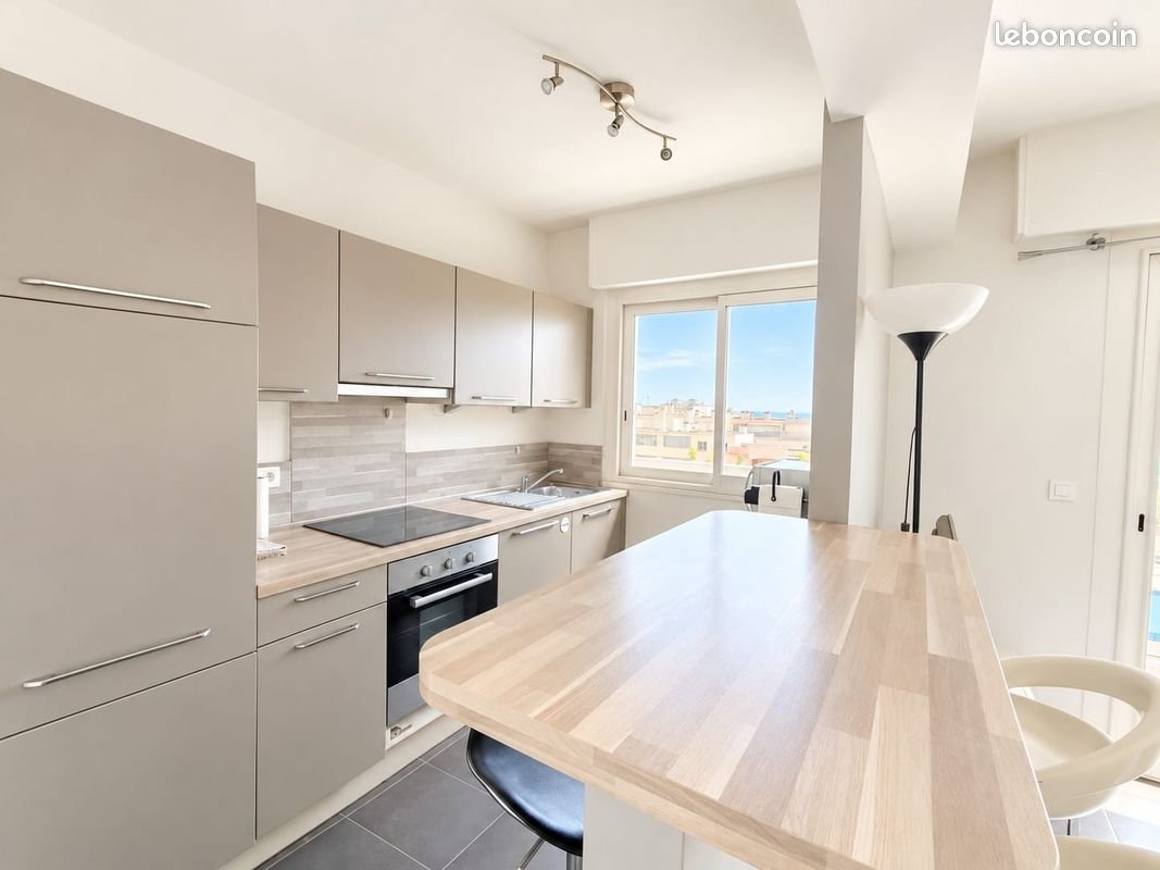 Appartement à louer, 27m², Antibes