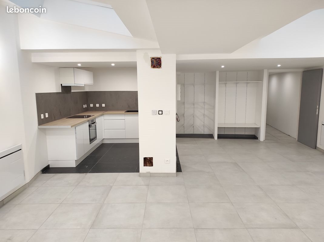 Appartement à louer, 90m², Cassel
