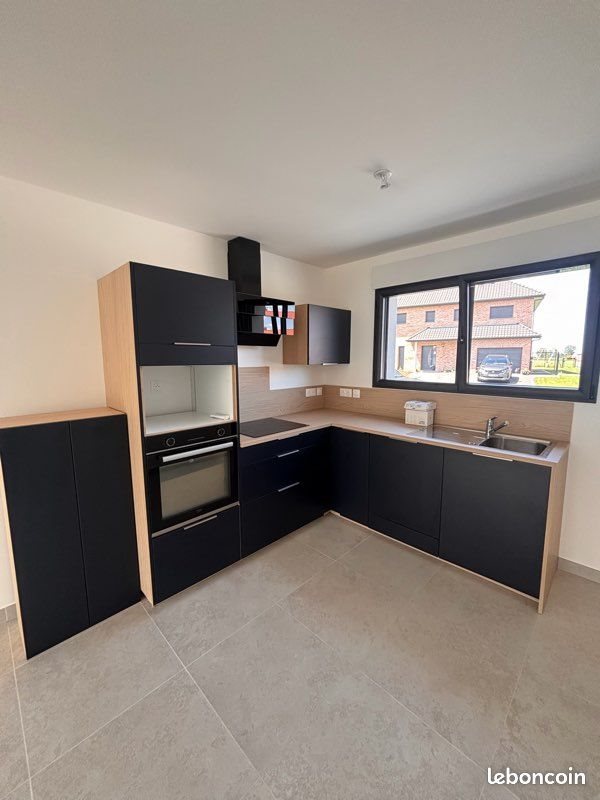 Maison à louer, 95m², Curgies