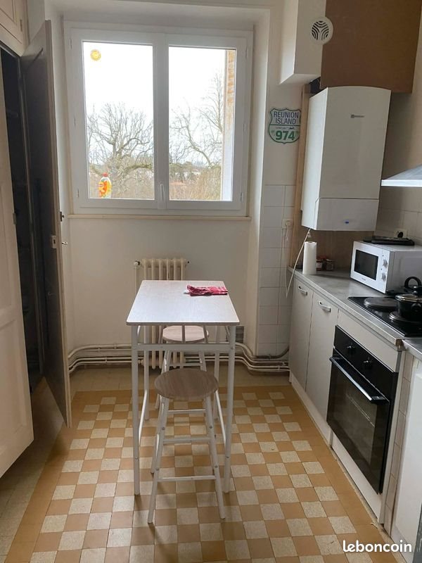 Appartement à louer, 70m², Chabanais