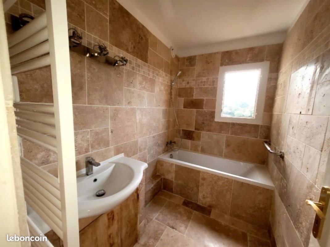 Appartement à louer, 60m², Bastia