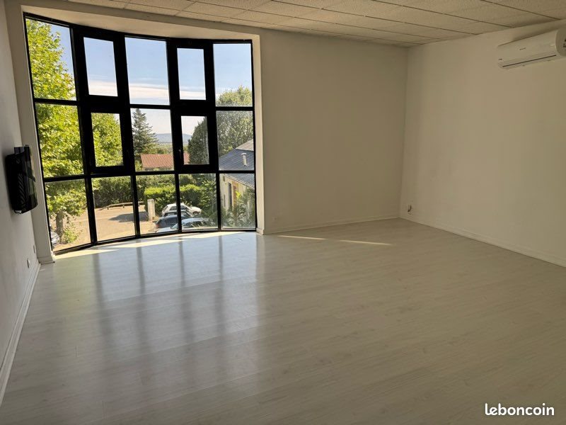 Appartement à louer, 200m², Sauzet