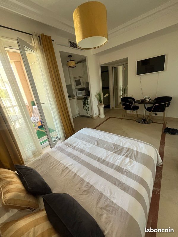 Appartement à louer, 25m², Vallauris