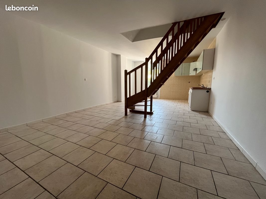 Appartement à louer, 85m², Montaigu-de-Quercy