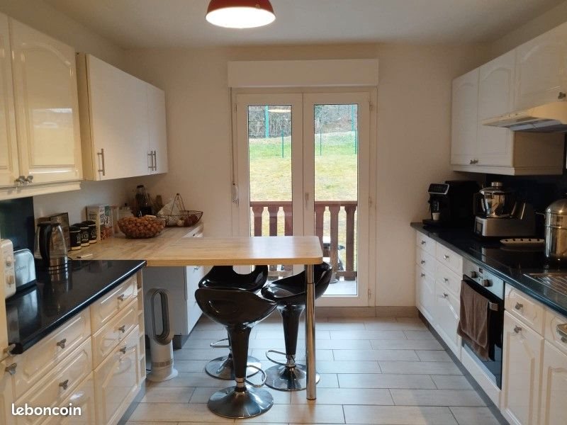 Appartement à louer, 81m², Gex