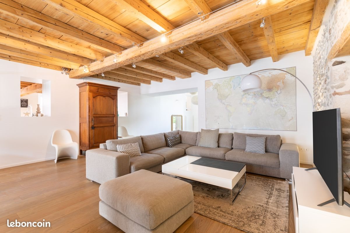 Maison à louer, 300m², Ferney-Voltaire