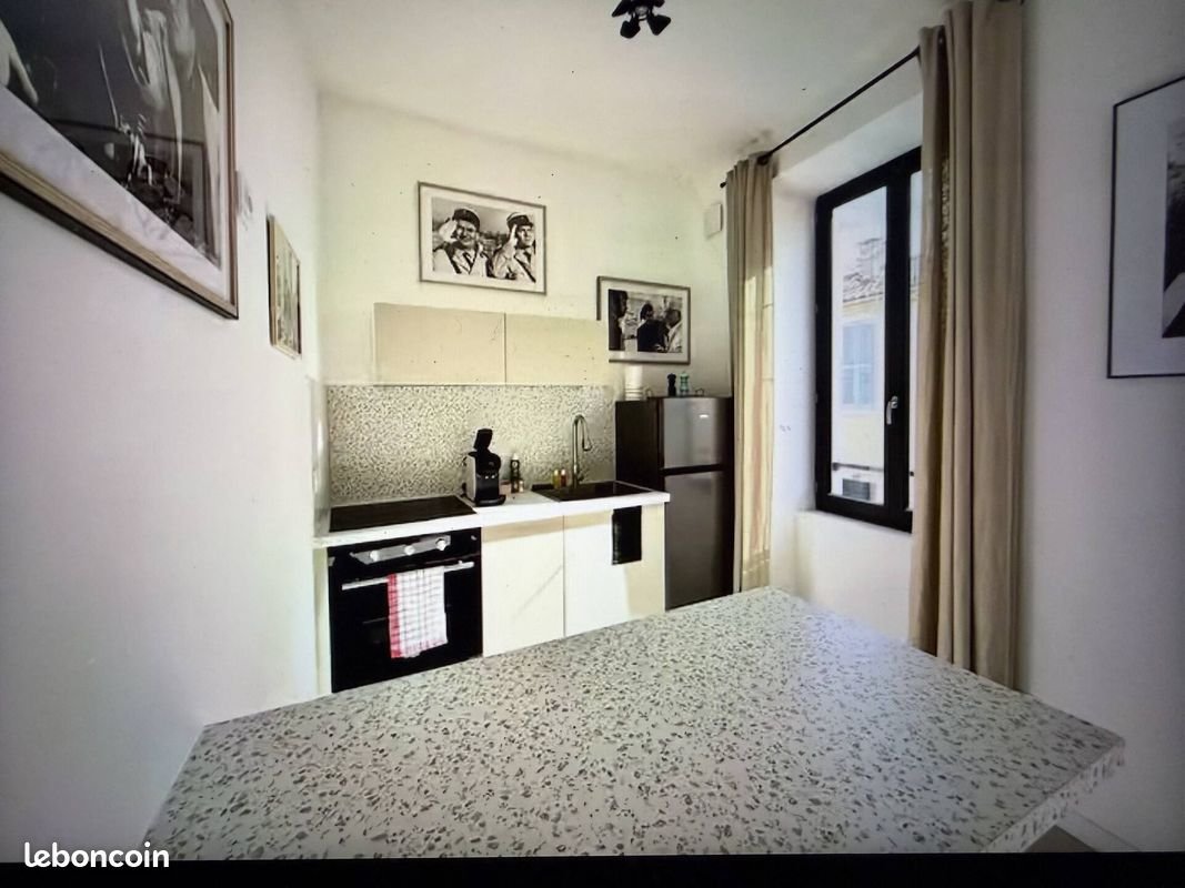 Appartement à louer, 43m², Nîmes