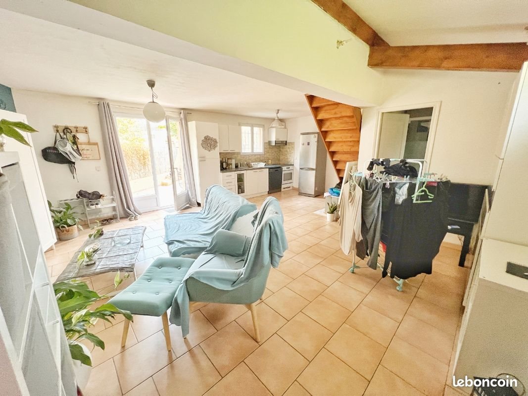 Appartement à louer, 70m², Rousset