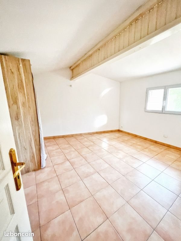 Appartement à louer, 70m², Rousset