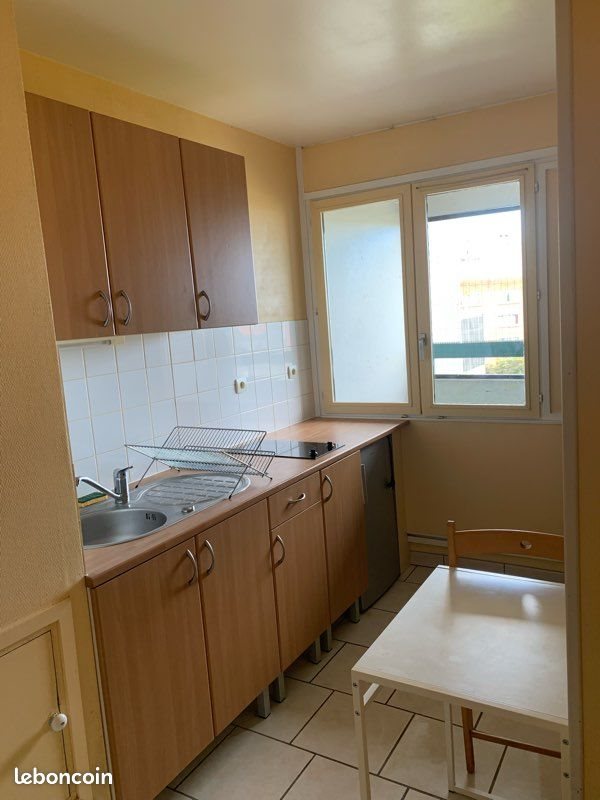 Appartement à louer, 32m², Evry