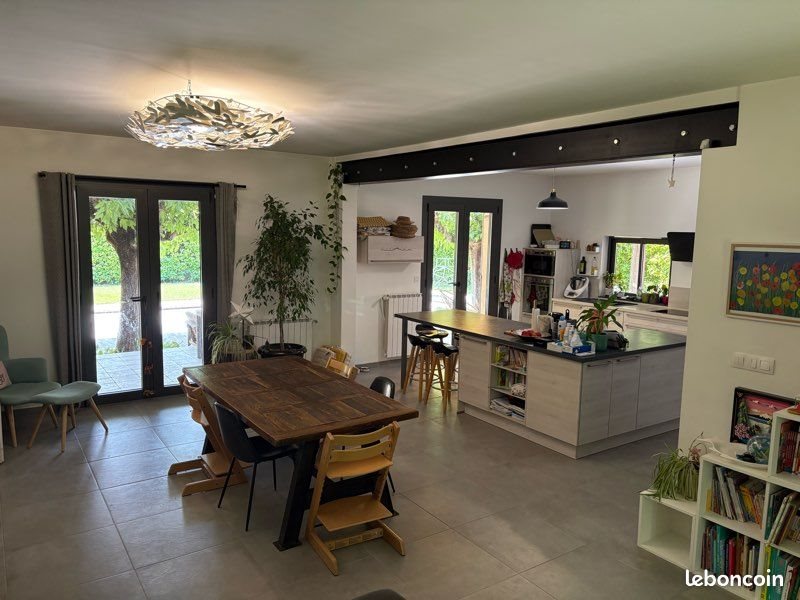 Maison à louer, 140m², L'Isle-sur-la-Sorgue