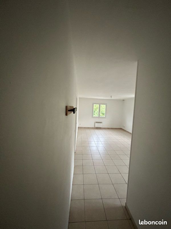 Appartement à louer, 59m², Luri
