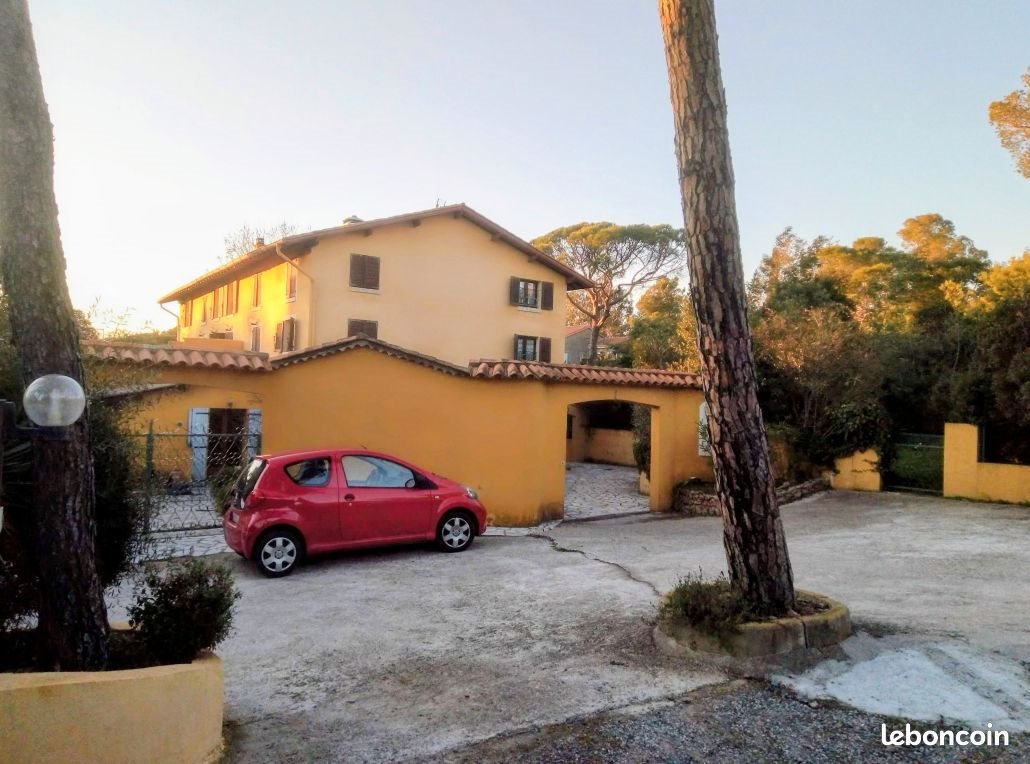 Appartement à louer, 23m², Saint-Raphaël