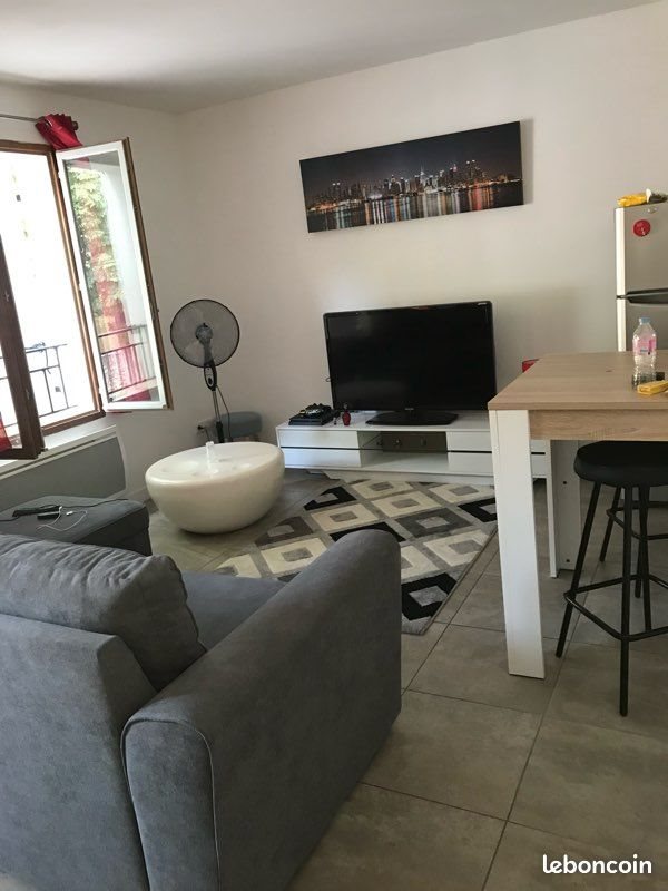 Appartement à louer, 39m², Trets