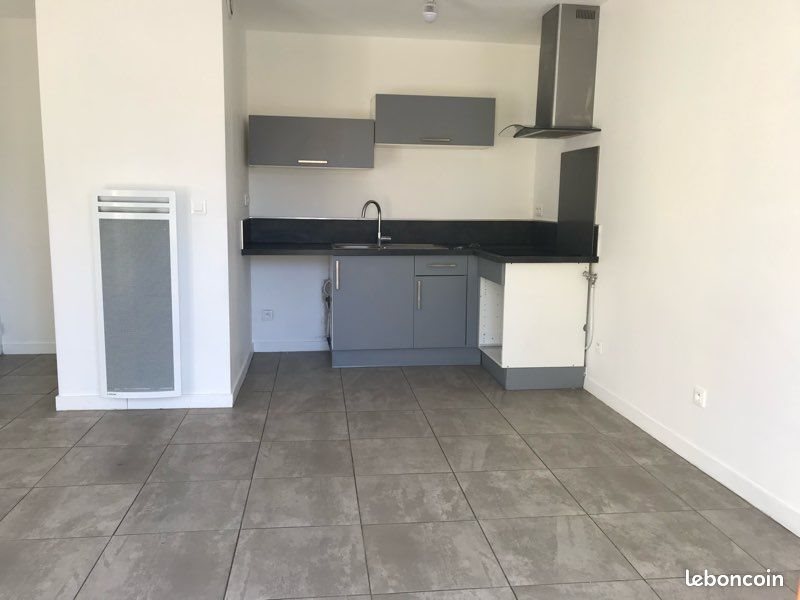 Appartement à louer, 39m², Trets