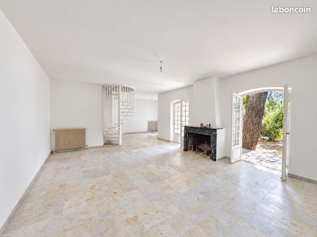 Maison à louer, 165m², Nîmes